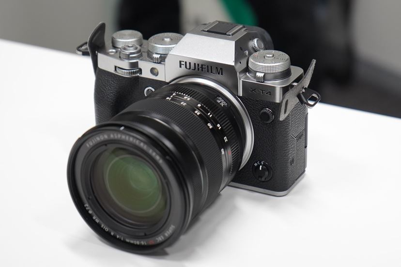 5軸手ブレ補正＆15コマ/秒連写を実現！ 富士フイルム「X-T4」詳細