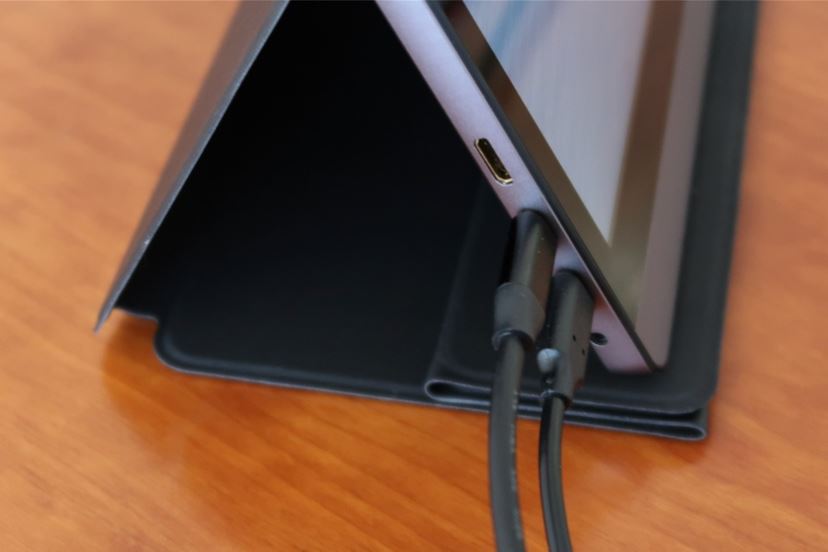 恵安の15.6型モバイル4Kディスプレイ「KIPD4K156」をMacBook Pro