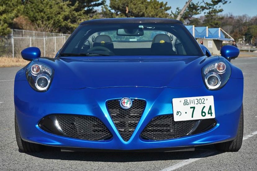 全国限定15台の超絶レア車！ アルファロメオ・4Cスパイダーイタリアに