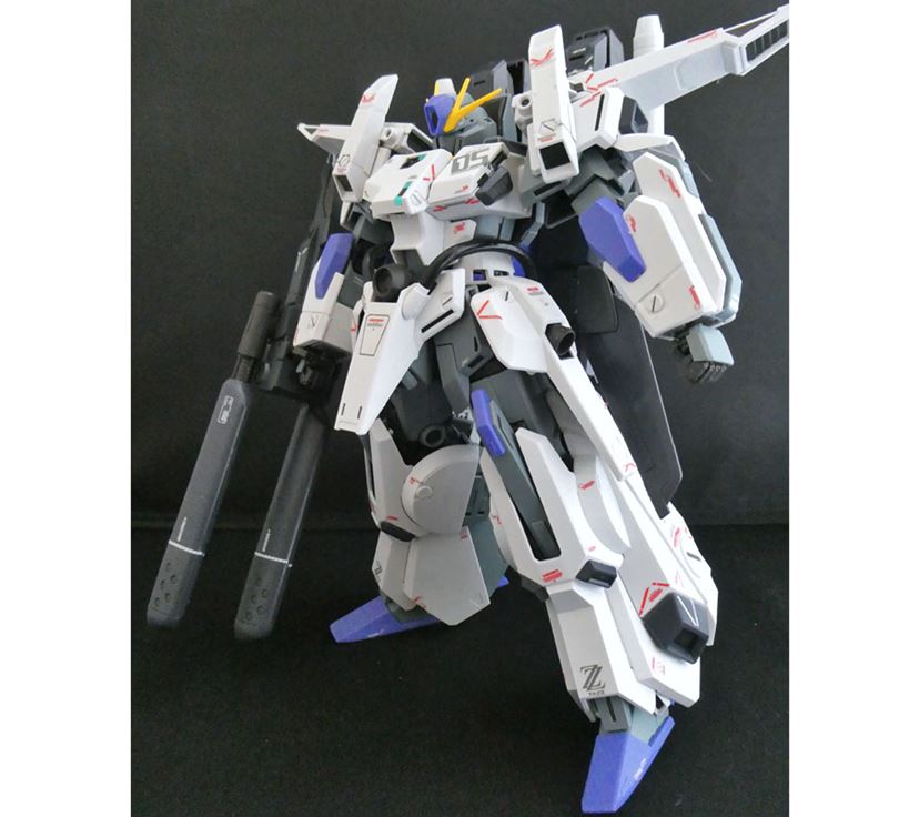 ガンプラ「MG FAZZ」を組み立て！ 圧巻のクオリティと満足感はお