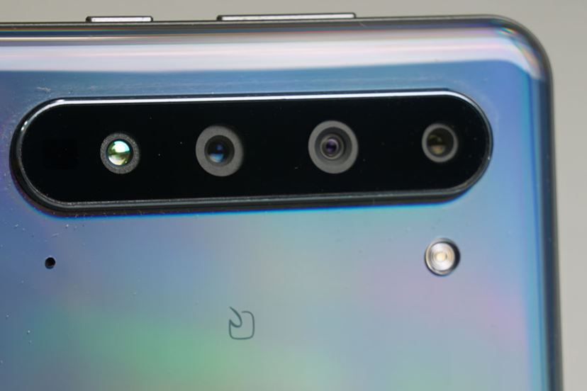 鬼スペックの5Gスマホは実はフレンドリー。シャープ「AQUOS R5G
