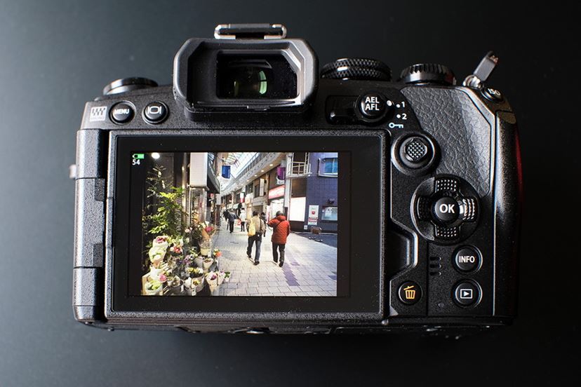 手持ち10秒でも安定のオリンパス「OM-D E-M1 Mark III」で足早に向かう