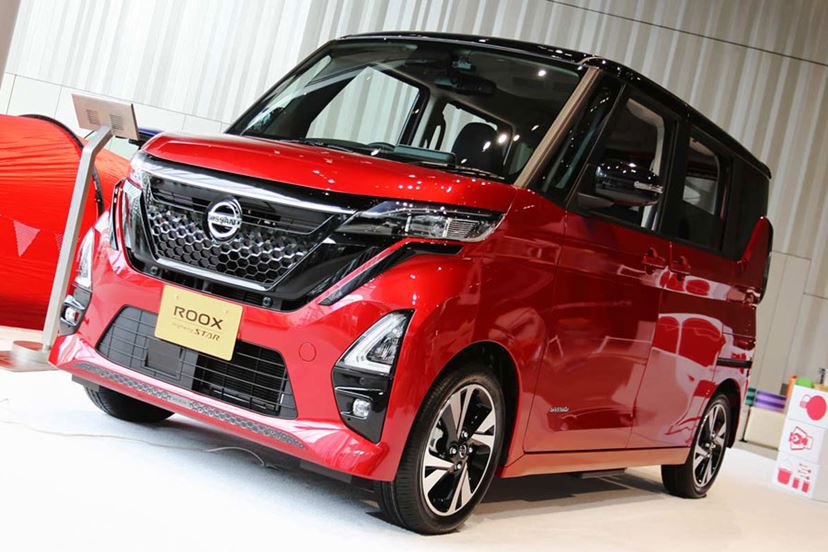 進化した日産 新型「ルークス」解説＆ショート試乗レビュー！ 走行中の