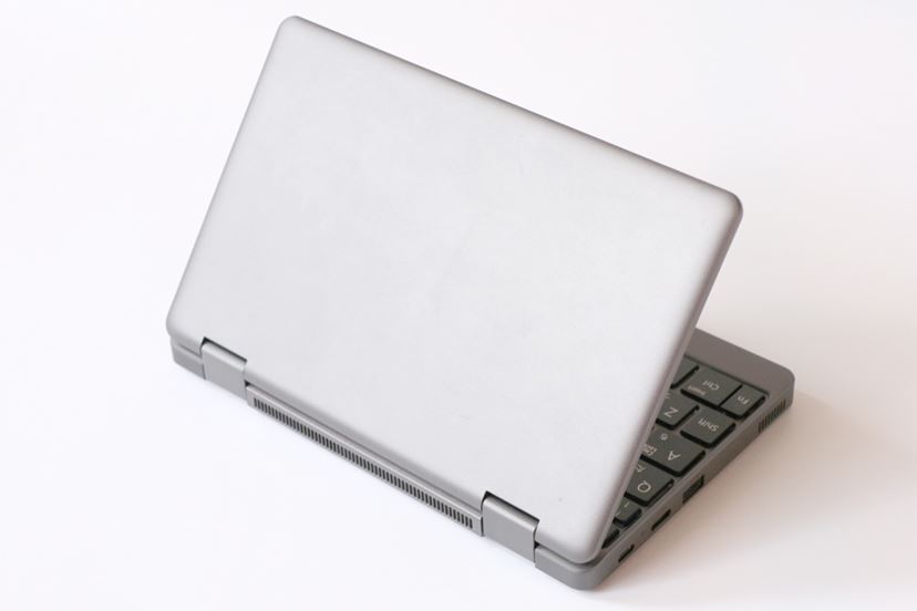約6万円でフルメタルボディ！ 8 型UMPC「MAL-FWTVPCM1」レビュー