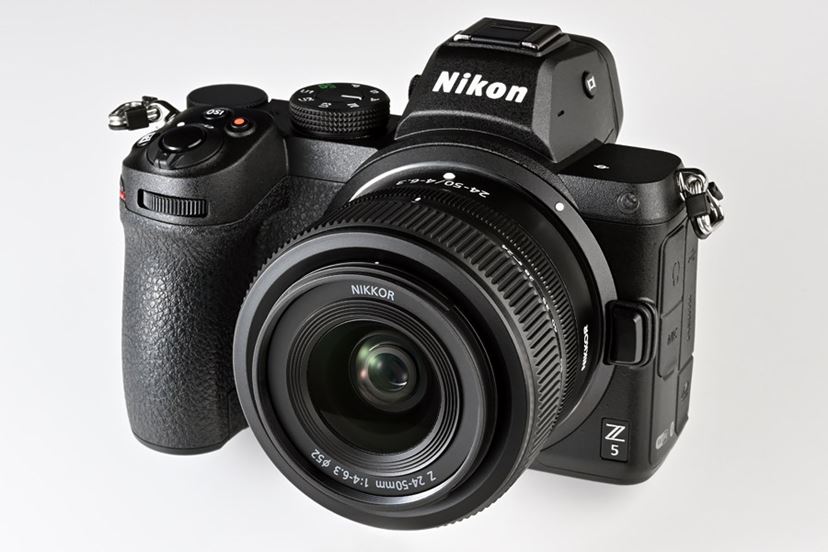 SDダブルスロット仕様の“Z”が出た！ ニコン「Z 5」実機速報