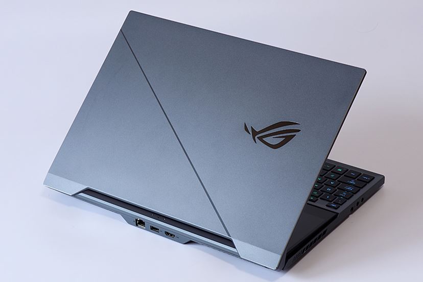 ASUS ノートPC グレー 2画面と300Hz、“画面”にこだわったASUSの超高性能ゲーミング