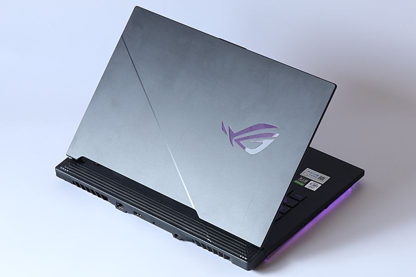ASUS - ゲーミングPC ノートパソコン 2画面と300Hz、“画面”にこだわったASUSの超高性能ゲーミング