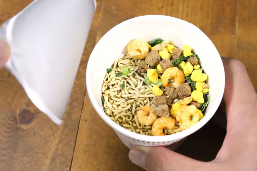 すごいぞサンコー! 「自動カップ麺メーカー」は人類を堕落 すごいぞサンコー! 「自動カップ麺メーカー」は人類を堕落