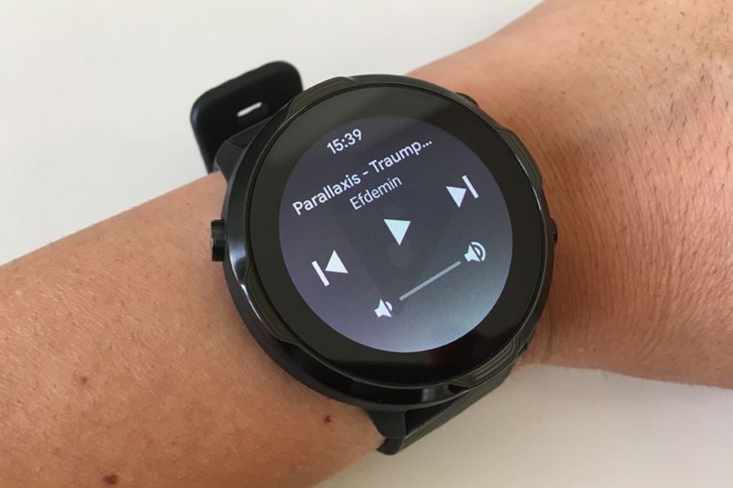 Wear OS」搭載のスマートウォッチ「スント7」を2週間着けて
