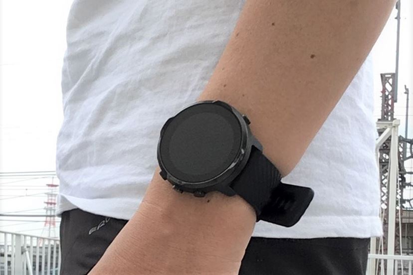 Wear OS」搭載のスマートウォッチ「スント7」を2週間着けて