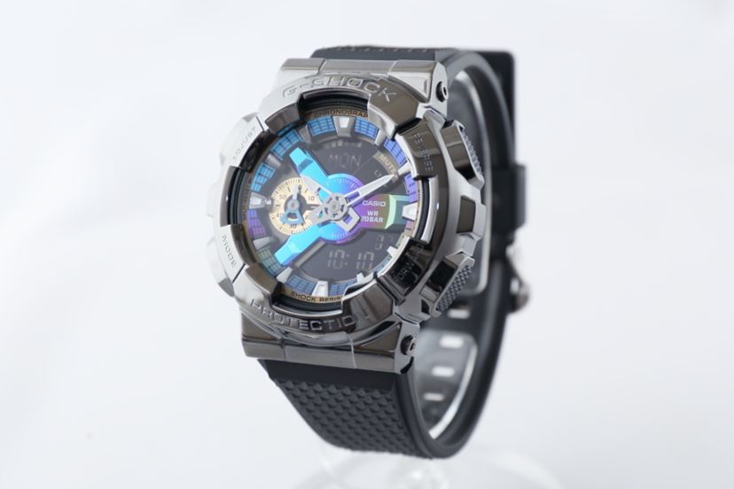G-SHOCK》ついに人気ビッグケースがメタル&マルチカラー塗装で G-SHOCK》ついに人気ビッグケースがメタル&マルチカラー塗装で