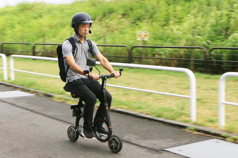 日本で乗れる新しい電動バイク!? 円形フレームが目を引く「Smacircle