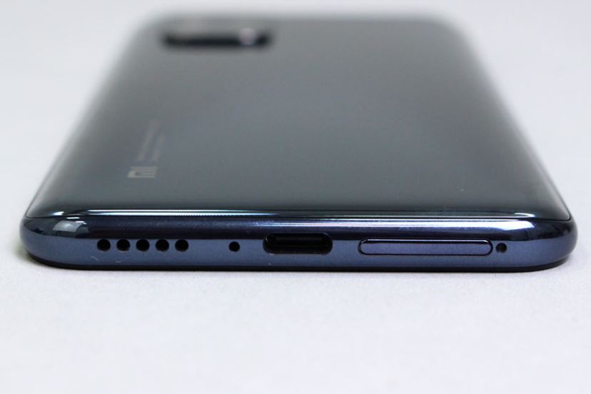 5G対応でこの価格!? コスパの鬼、au「Mi 10 Lite 5G XIG01」を 5G対応でこの価格!? コスパの鬼、au「Mi 10 Lite 5G XIG01」を