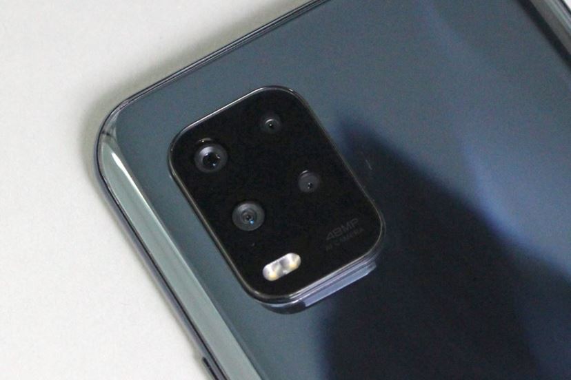 5G対応でこの価格!? コスパの鬼、au「Mi 10 Lite 5G XIG01」を 5G対応でこの価格!? コスパの鬼、au「Mi 10 Lite 5G XIG01」を