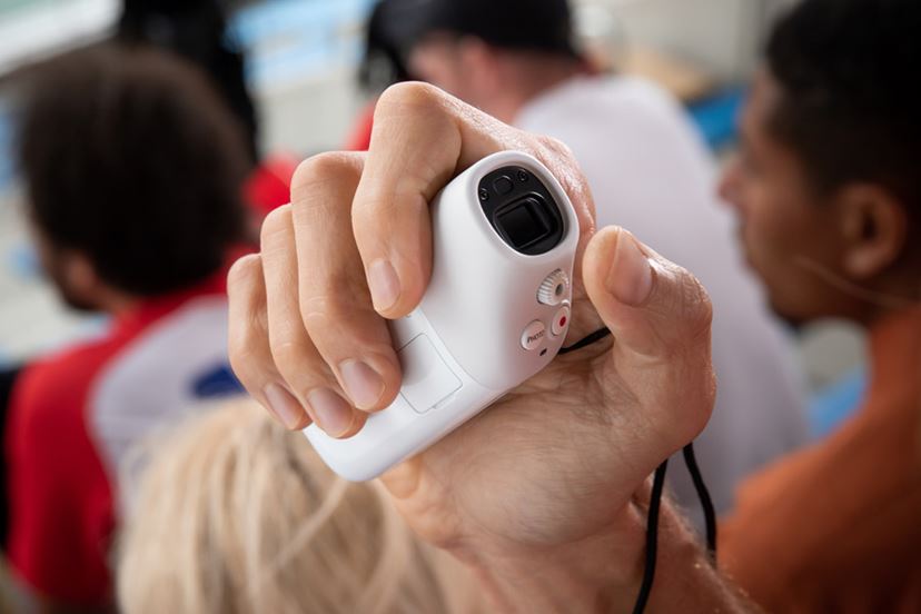 デジタルカメラ POWERSHOT ZOOM キヤノン、望遠鏡型カメラ「PowerShot ZOOM」をMakuakeに1000台限定で