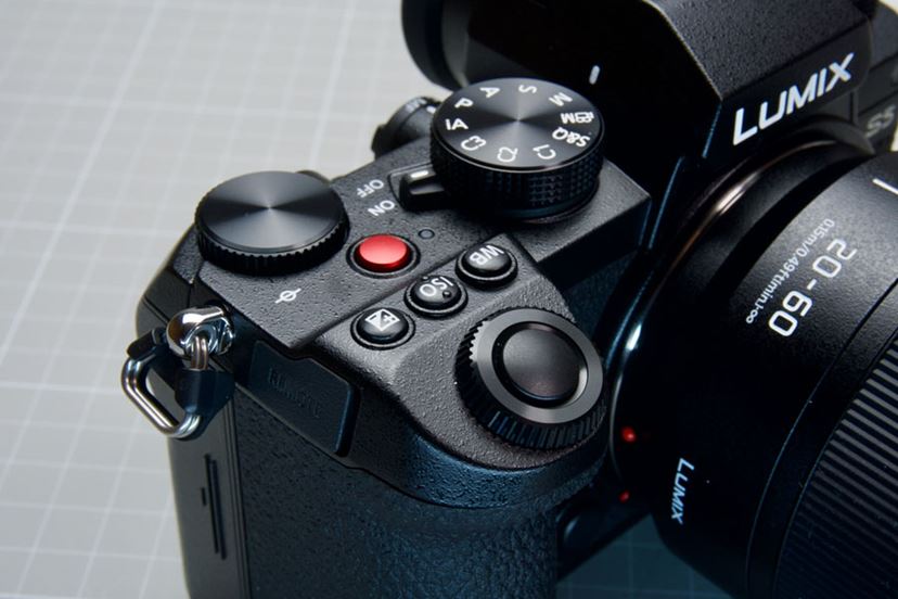 LUMIX「DC-S5」レビュー。シリーズ最小&最軽量のフルサイズ LUMIX「DC-S5」レビュー。シリーズ最小&最軽量のフルサイズ