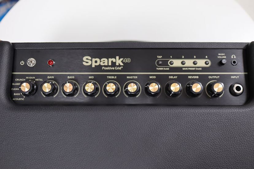 最強の練習用ギターアンプ「Positive Grid Spark」の魅力を徹底