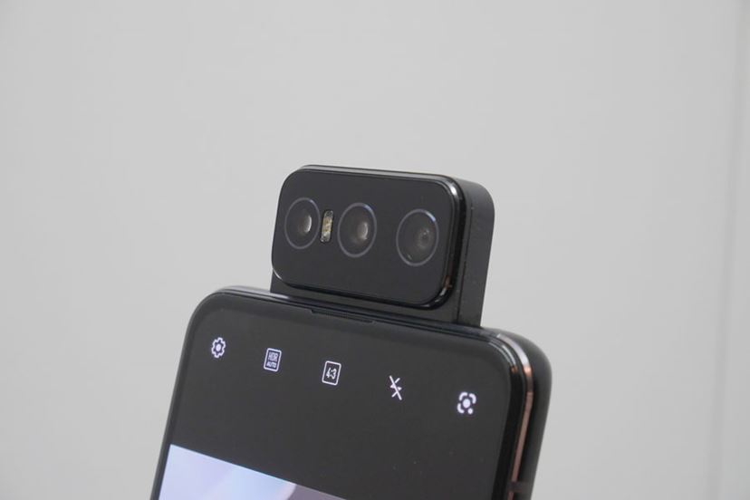 ASUS「ZenFone 7」レビュー。フリップカメラに大容量5000mAhバッテリー