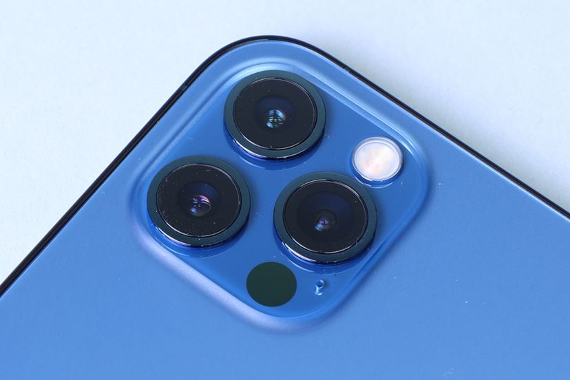 iPhone 12」と「iPhone 12 Pro」を徹底レビュー! 5G、カメラ iPhone 12」と「iPhone 12 Pro」を徹底レビュー! 5G、カメラ