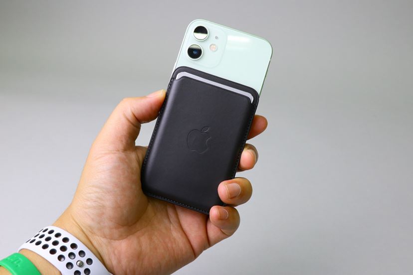 小さなiPhoneを求めるすべての人へ！ 「iPhone 12 mini」レビュー - 価格.comマガジン