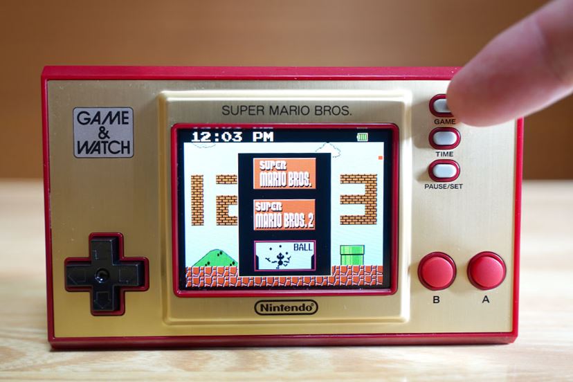 ゲームボーイミクロ ファミコンカラー スーパーマリオブラザーズ＋充電器付き 分かり