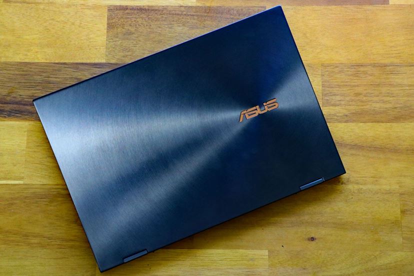 Tiger Lake搭載の「ZenBook Flip S」は、上品なデザインかつ実用 Tiger Lake搭載の「ZenBook Flip S」は、上品なデザインかつ実用