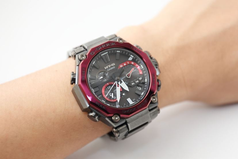 真打ち登場！ G-SHOCK「MT-G」にも「カーボンモノコックケース」が