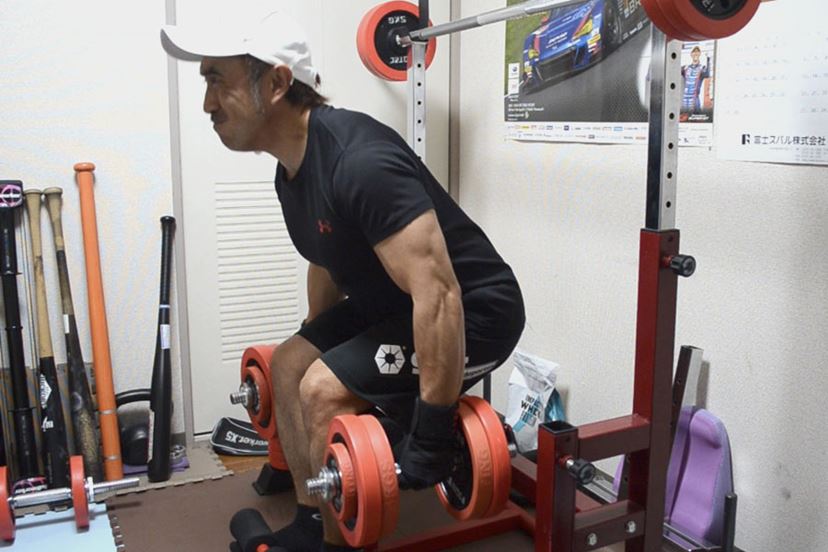 スクワットの“フォーム”も身につく「スクワットベンチ」で下半身