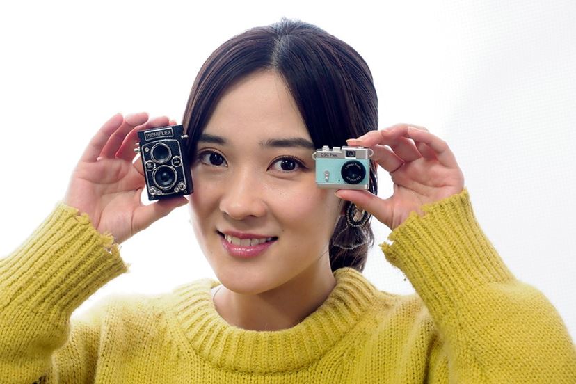 2台買っても1万円以下！ クラシックなデザインの超小型トイデジが
