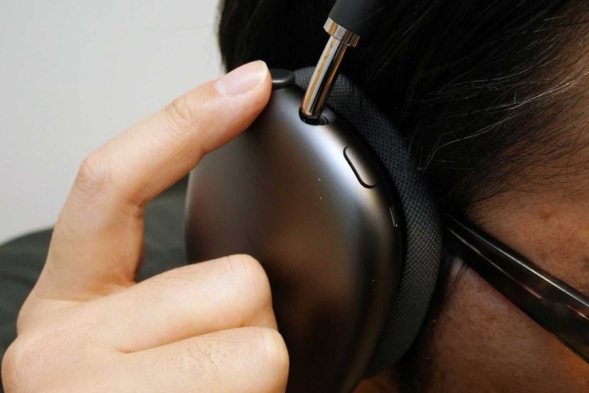 アップル「AirPods Max」の音質、ノイキャン性能をソニー、BOSE