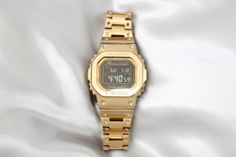 即完売必至！ G-SHOCK人気No.1フルメタルスクエアに極上の「赤