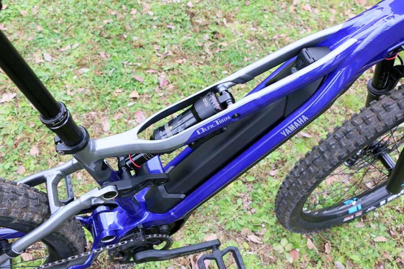 日本国内のトレイルとの相性バツグン！ヤマハ初のフルサスe-MTB「YPJ-MT Pro」の完成度がスゴイ - 価格.comマガジン