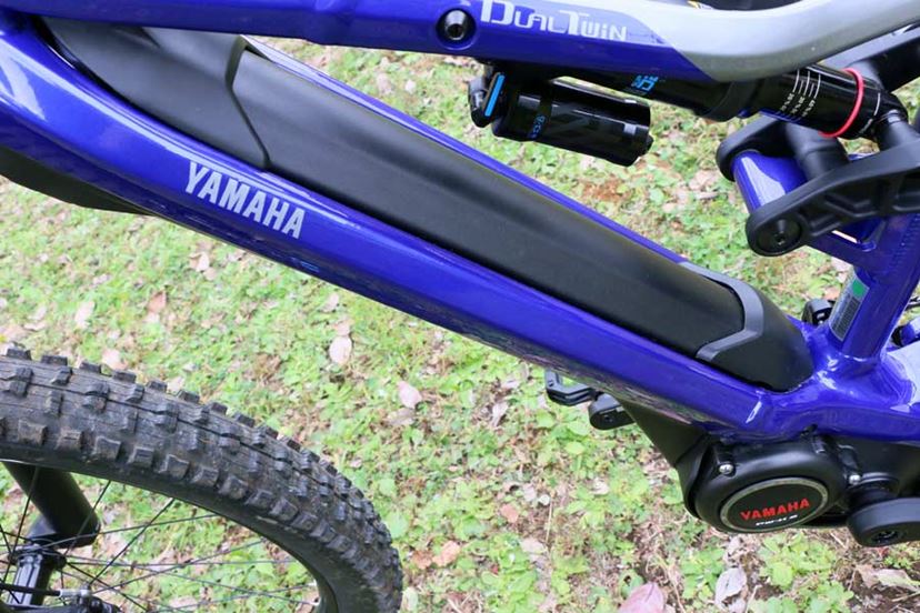 日本国内のトレイルとの相性バツグン！ヤマハ初のフルサスe-MTB「YPJ-MT Pro」の完成度がスゴイ - 価格.comマガジン