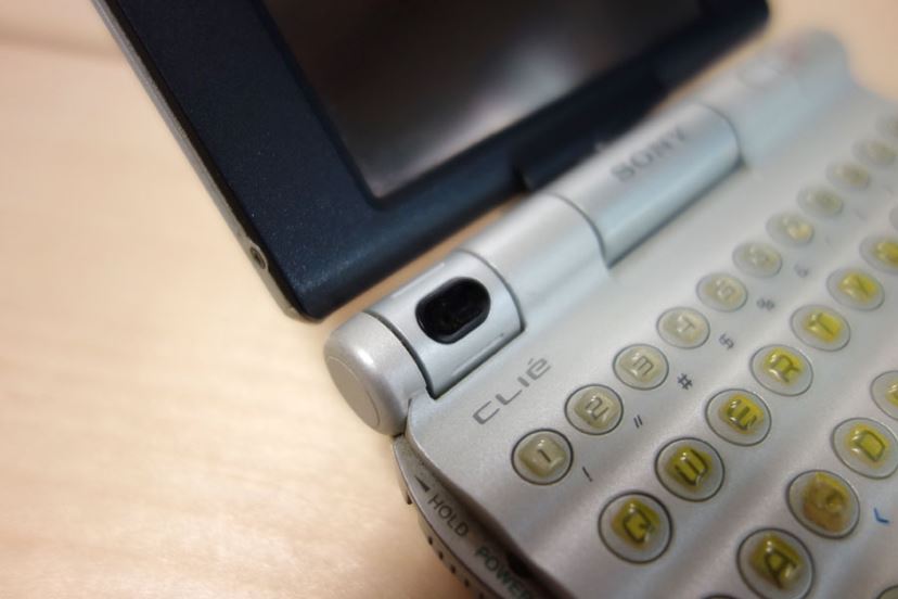 CLIE PEG-UX50英語版。スタイラス、ハンドストラップはありません。 CLIE PEG-UX50英語版。スタイラス、ハンドストラップは