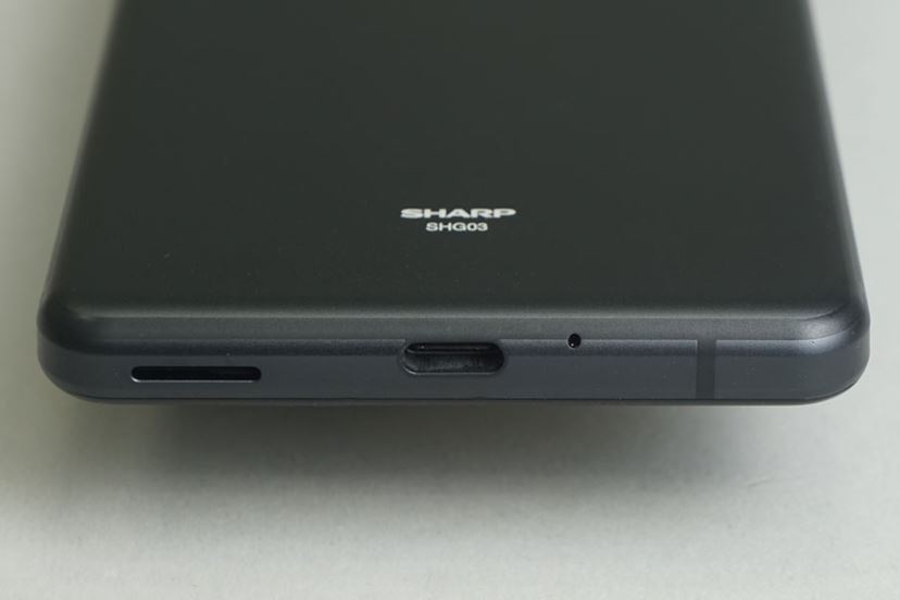 sense4」ゆずりの価格と機能を備えた5Gスマホ、シャープ「AQUOS