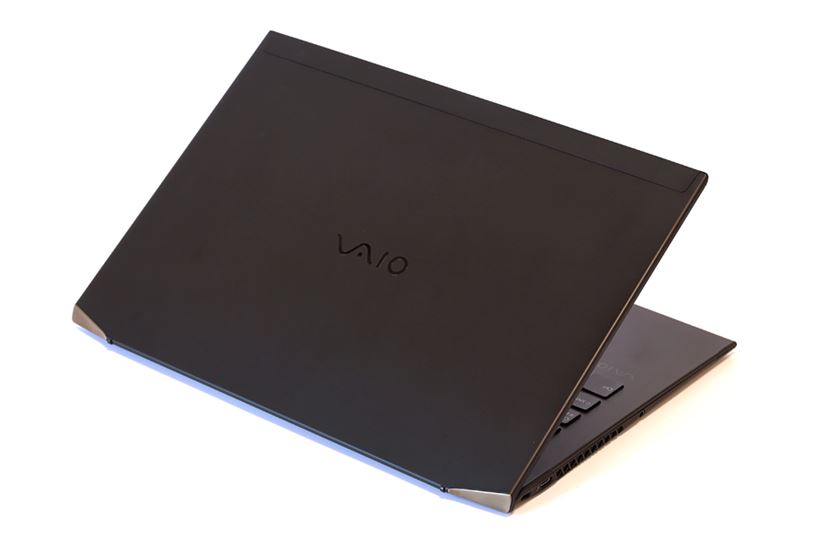 久しぶりにワクワクするVAIOが登場！ フルカーボンボディの新「VAIO Z」 - 価格.comマガジン