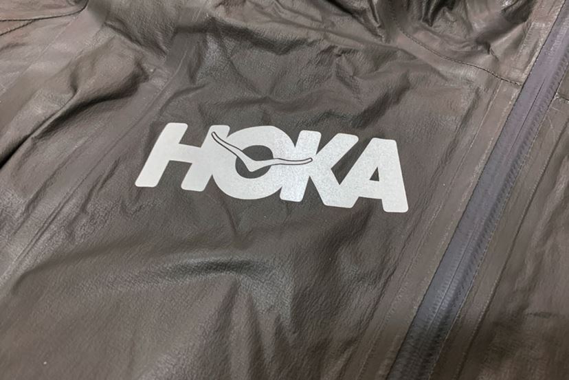 雨粒が転がる！ 「ホカ オネオネ×GORE-TEX」の比類なきラン