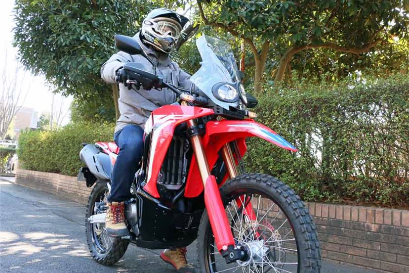 これぞ真のアドベンチャーモデル！ オフロードでも積極的に楽しめるホンダ「CRF250 RALLY＜s＞」 - 価格.comマガジン