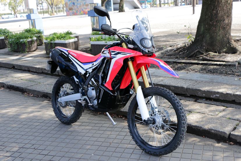 これぞ真のアドベンチャーモデル！ オフロードでも積極的に楽しめるホンダ「CRF250 RALLY＜s＞」 - 価格.comマガジン