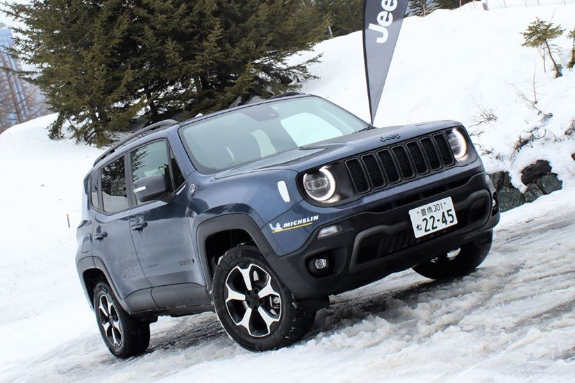 雪道でも快適！ 走破性の高さが魅力のジープ「レネゲード 4xe