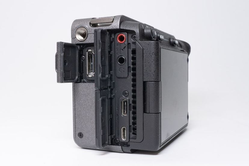 ソニーの小型シネマカメラ「FX3」レビュー＆「α7S III」外観比較