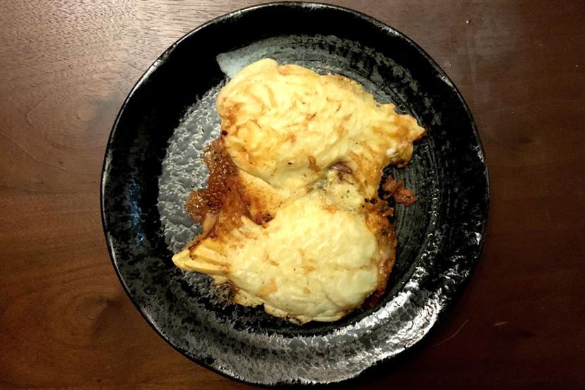 焼き煎餅に使われた焼き型 右側の物。 たこ焼き器 焼き煎餅に使われた焼き型 右側の物。 たこ焼き器