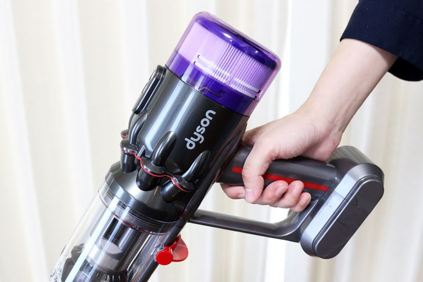 軽くて使いやすい！トリガーのないダイソンのコードレススティック掃除機「Dyson Micro 1.5kg」 - 価格.comマガジン