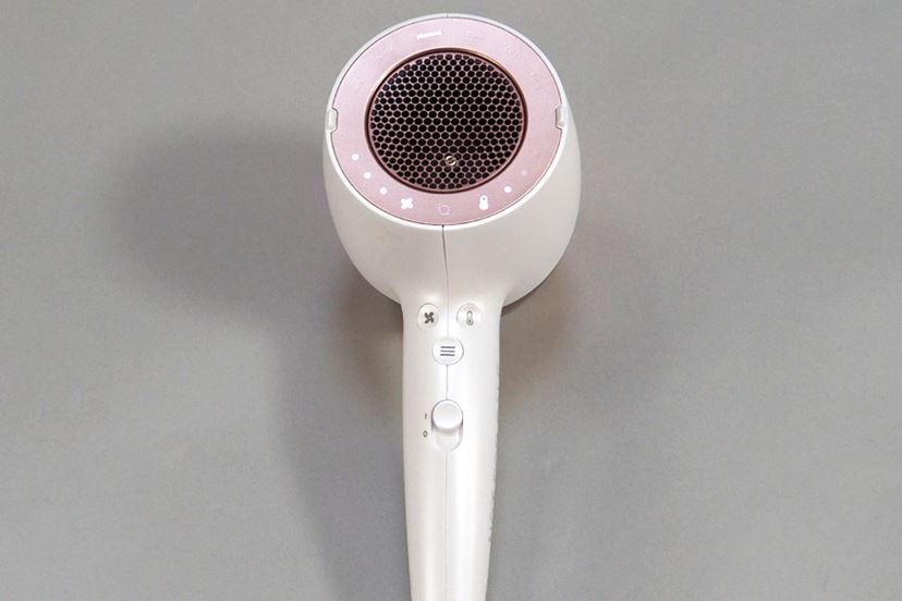 フィリップスの「温度を自動コントロールする」美髪ドライヤーを使って