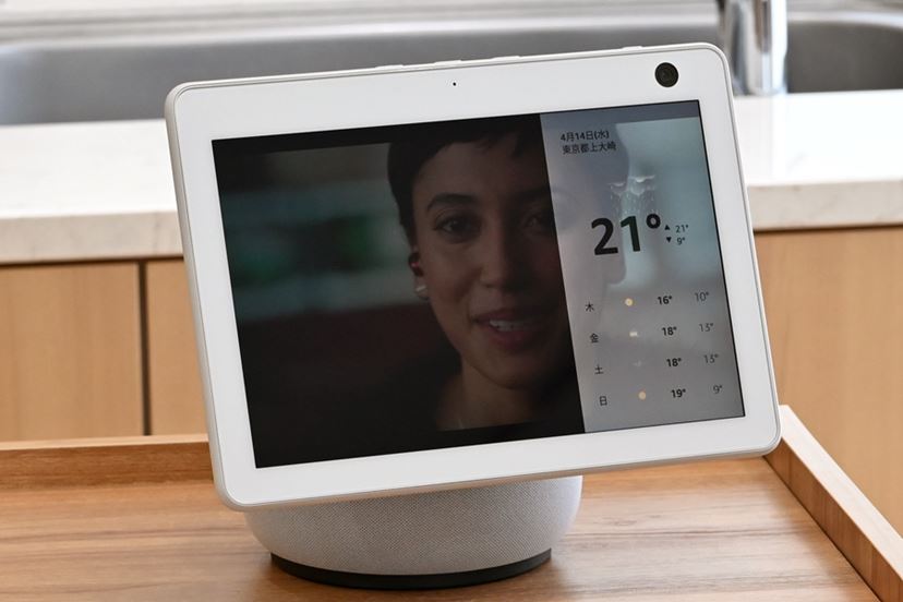 モーション機能でスクリーンが自動回転！ Amazon「Echo Show 10