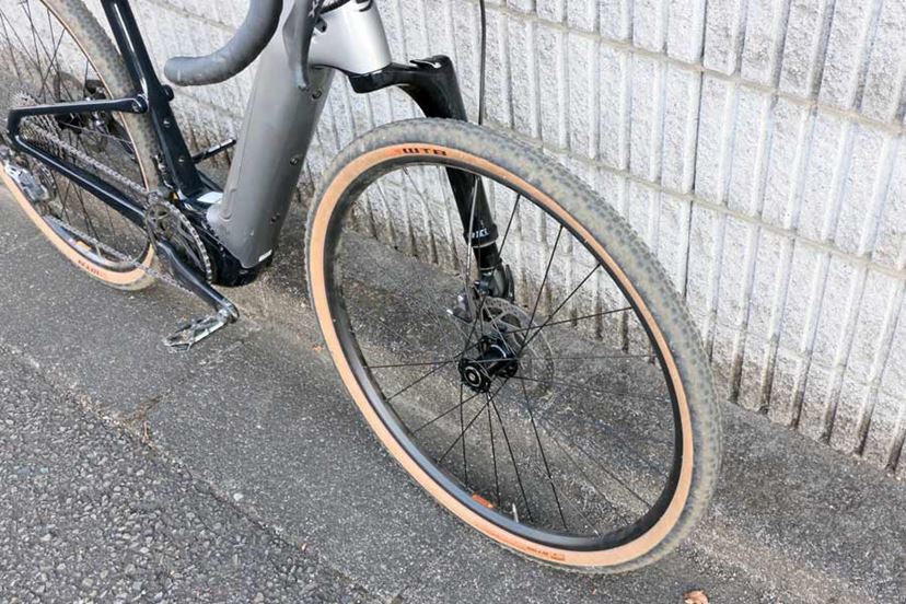 超楽しい！オフロードも走れるキャノンデールのグラベルe-Bike「Topstone Neo Carbon Lefty 3」 - 価格.comマガジン