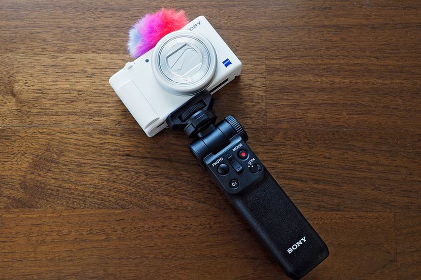 Vlog撮りたければコレ！ 動画撮影に振り切ったソニー「VLOGCAM ZV-1