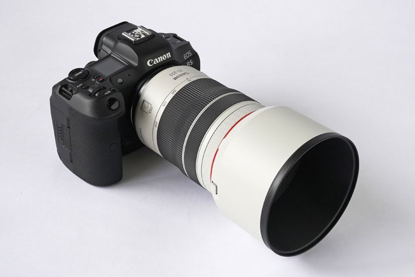 標準ズーム並みのサイズ感で話題！ キヤノンの望遠ズーム「RF70
