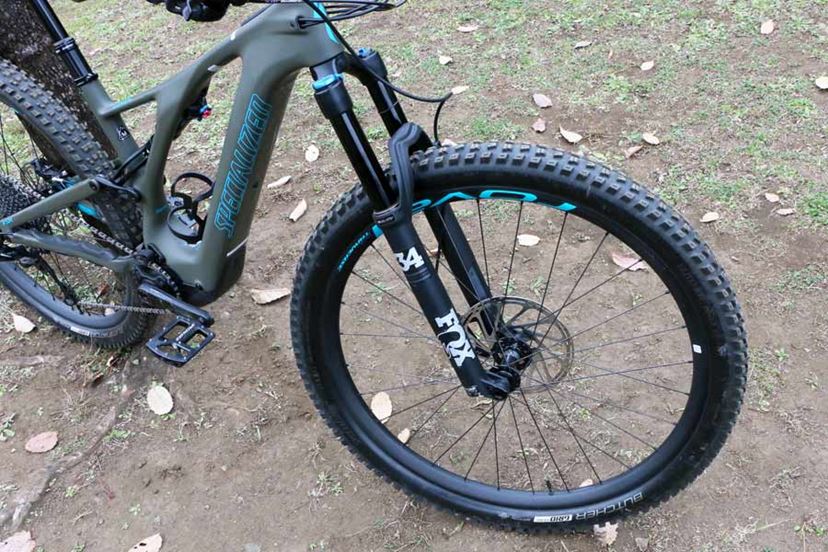 e-MTBとは思えないほどの軽快な走りが楽しめる！ スペシャライズド「LEVO SL EXPERT CARBON」 - 価格.comマガジン