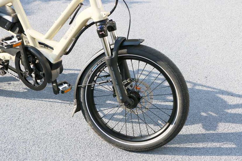 たくさん積めるタフなミニベロタイプのe-Bike！ 使いやすくて走行性能も高いターン「HSD P9」 - 価格.comマガジン